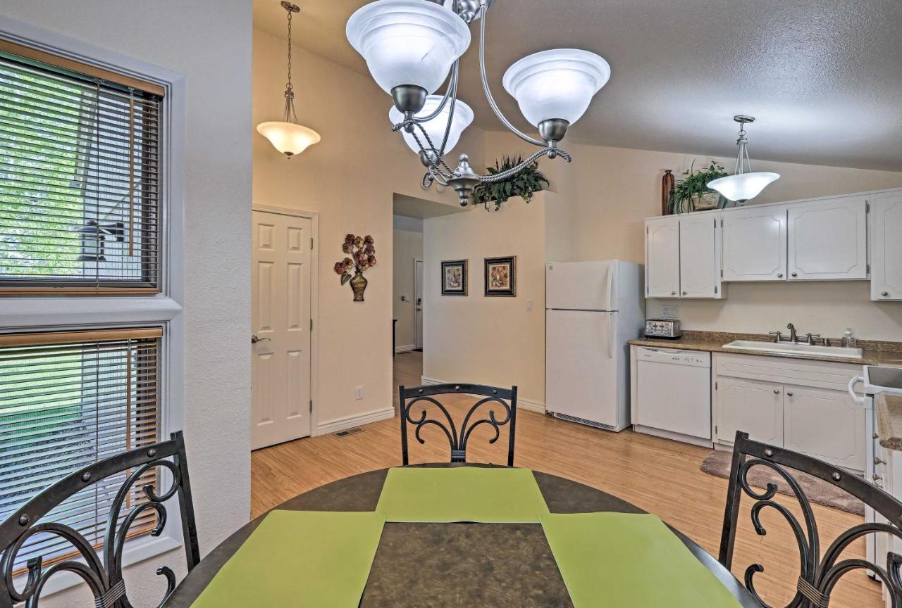 Flagstaff Townhome With Deck Easy Access Downtown! Exterior photo