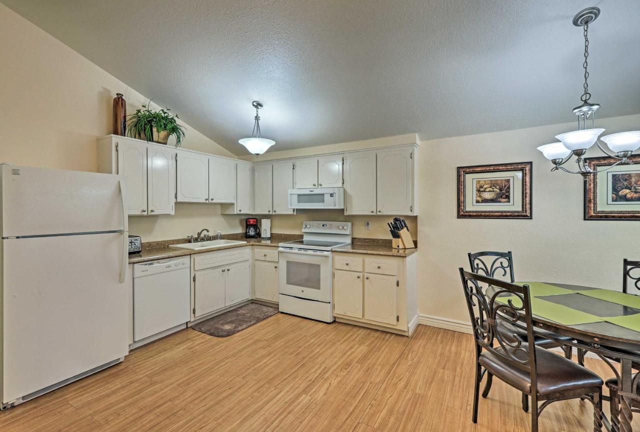 Flagstaff Townhome With Deck Easy Access Downtown! Exterior photo